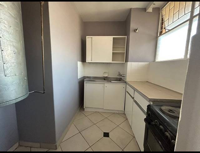 2 BEDROOM APARTMENT FOR SALE IN SUNNYSIDE